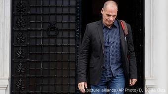 ...και αμέσως μετά την παραίτησή του