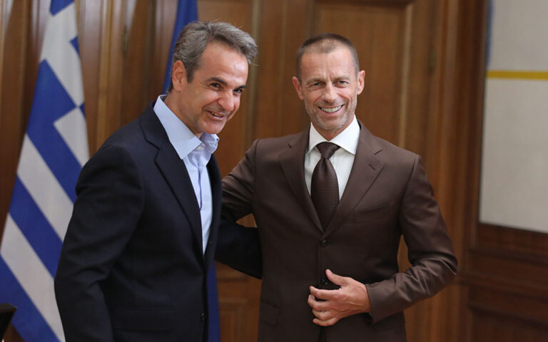 Μητσοτάκης στον πρόεδρο της UEFA: Έχουμε τη στήριξή σας, θα τα καταφέρουμε